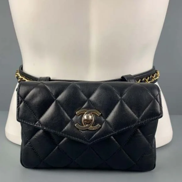 Chanel black quilted leather chained waist bag - Picture 9 of 11